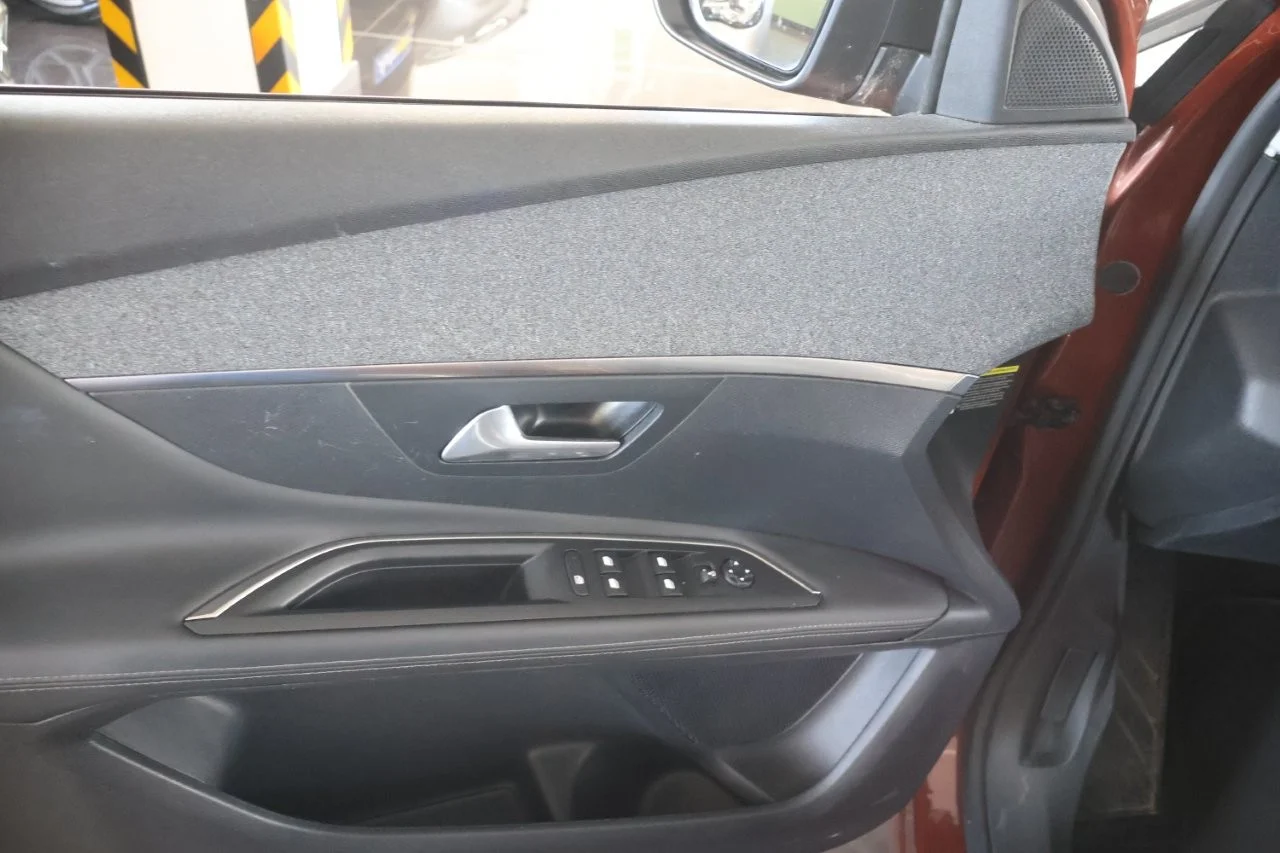 Peugeot 3008 - View model 36