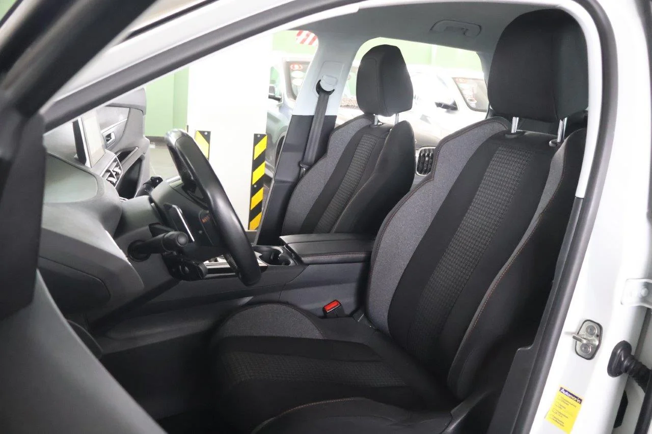 Peugeot 3008 - View model 34