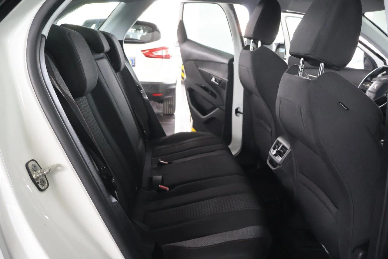 Peugeot 3008 - View model 39