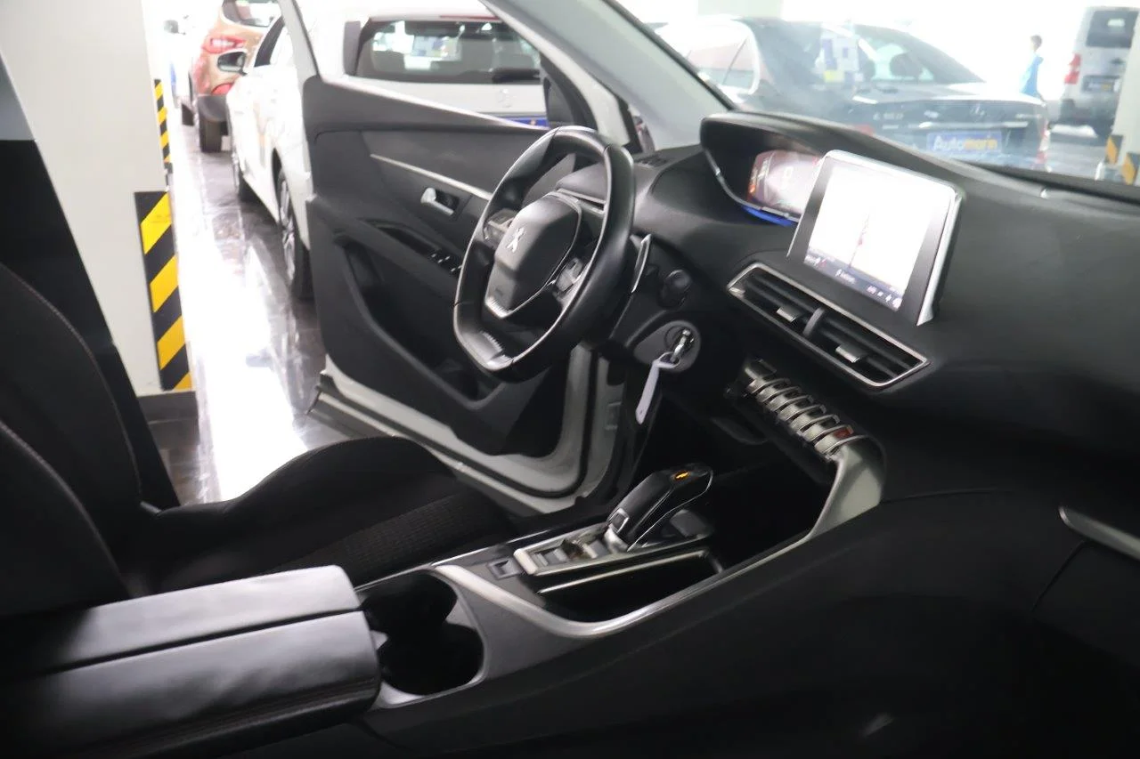 Peugeot 3008 - View model 41