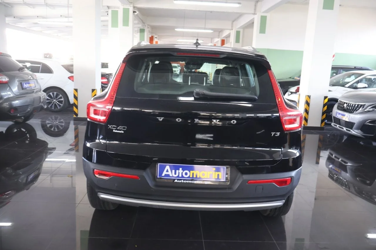 Volvo XC40 - View model 5
