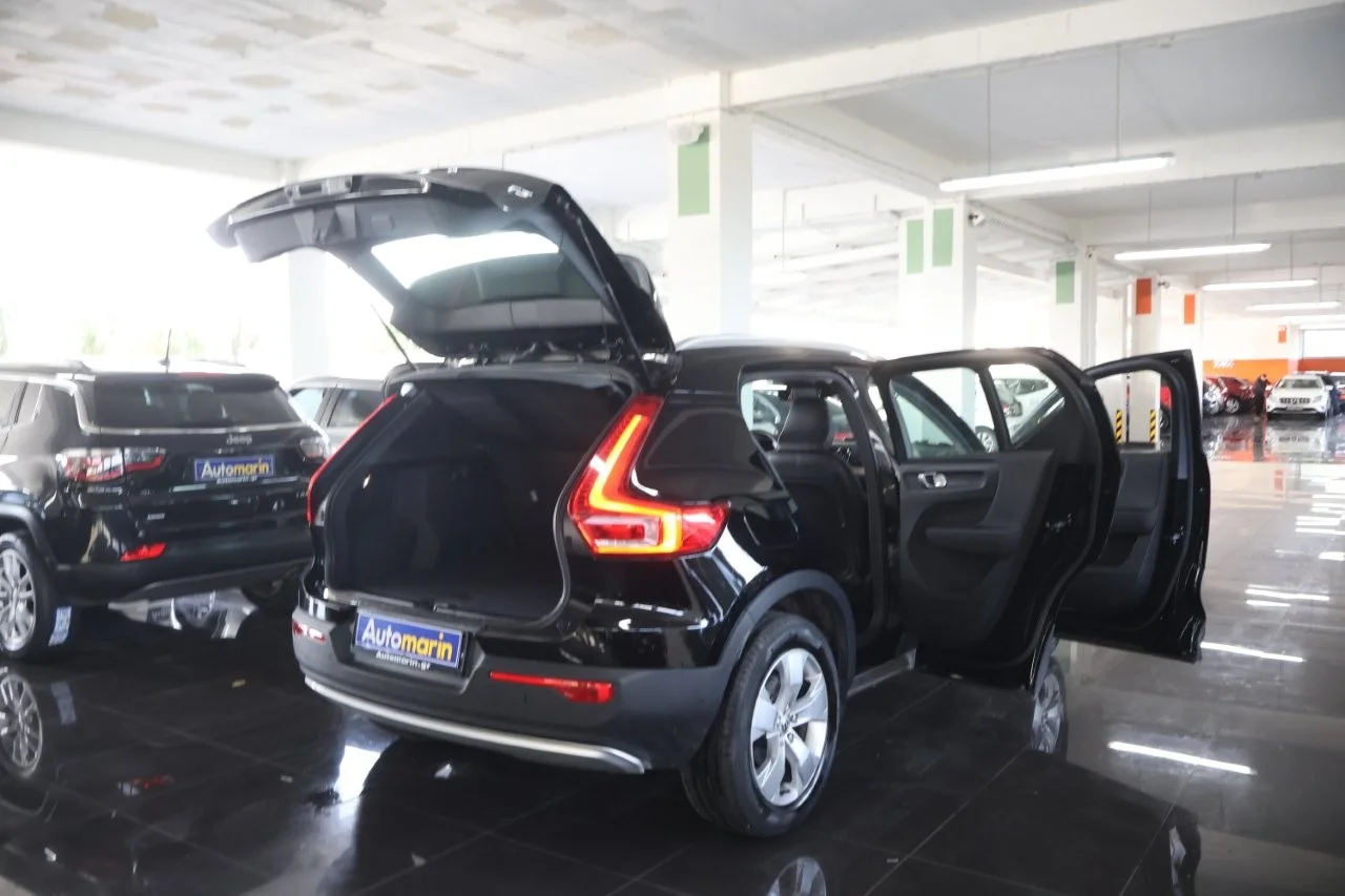 Volvo XC40 - View model 7