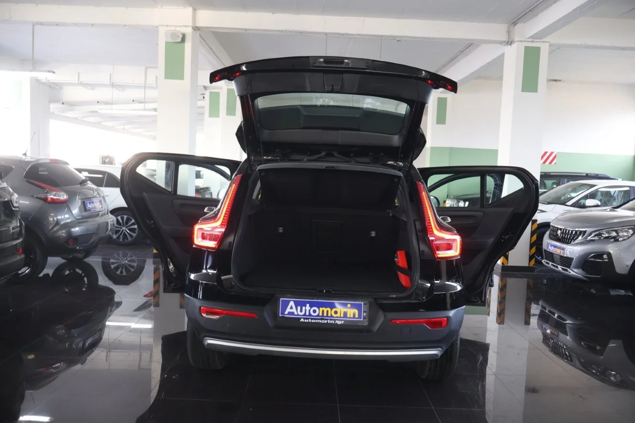 Volvo XC40 - View model 8
