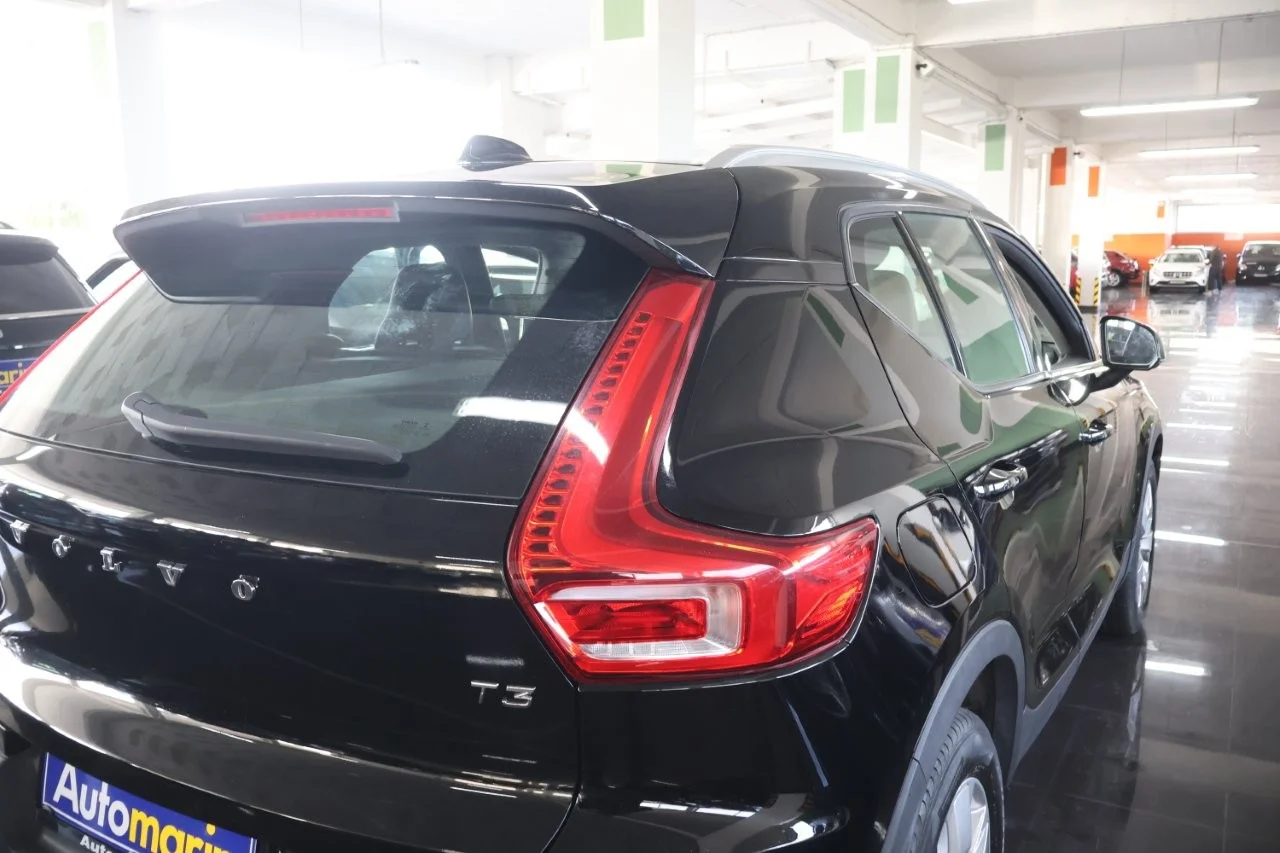 Volvo XC40 - View model 10
