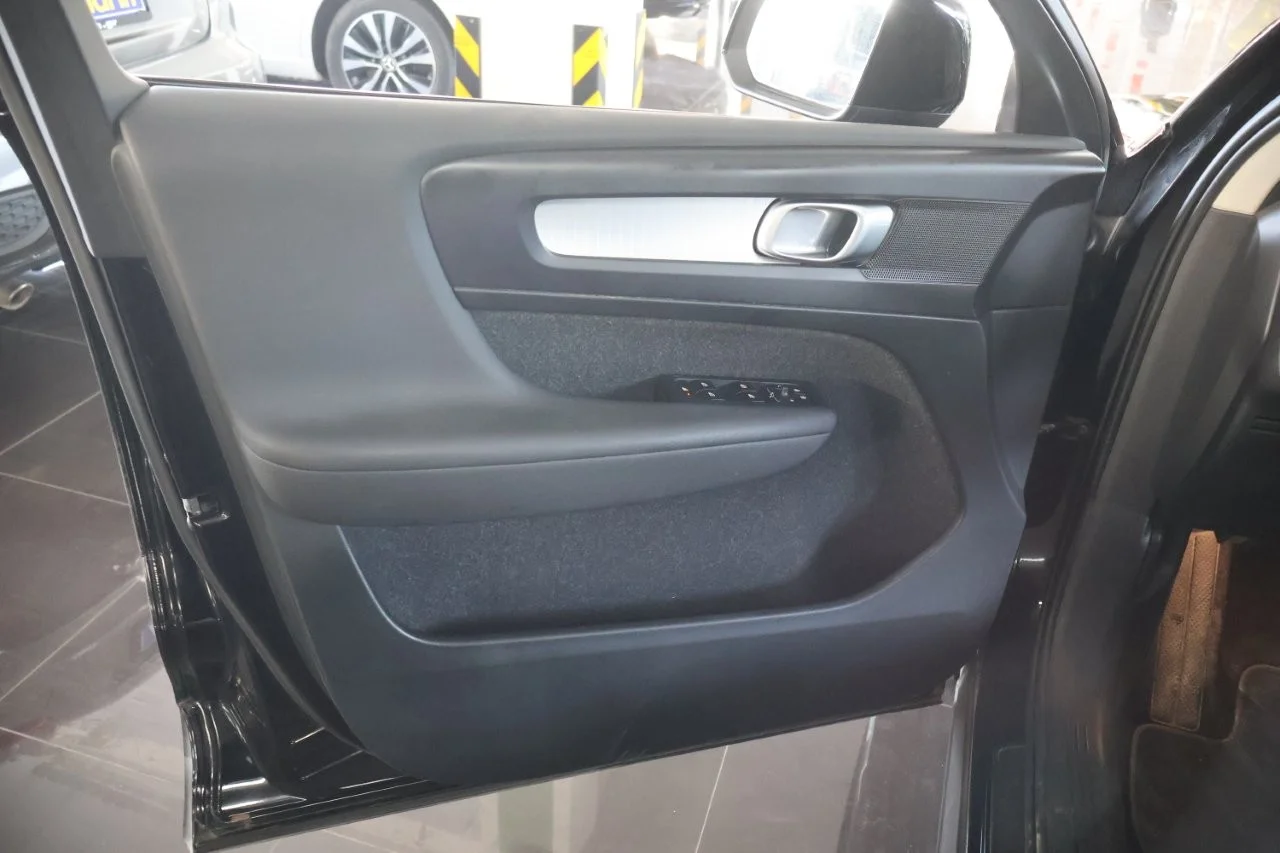 Volvo XC40 - View model 30