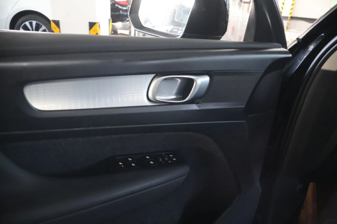 Volvo XC40 - View model 31