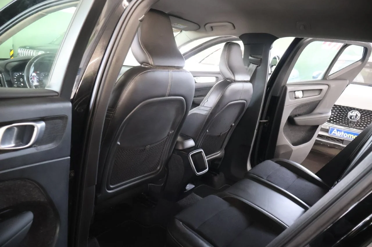 Volvo XC40 - View model 33