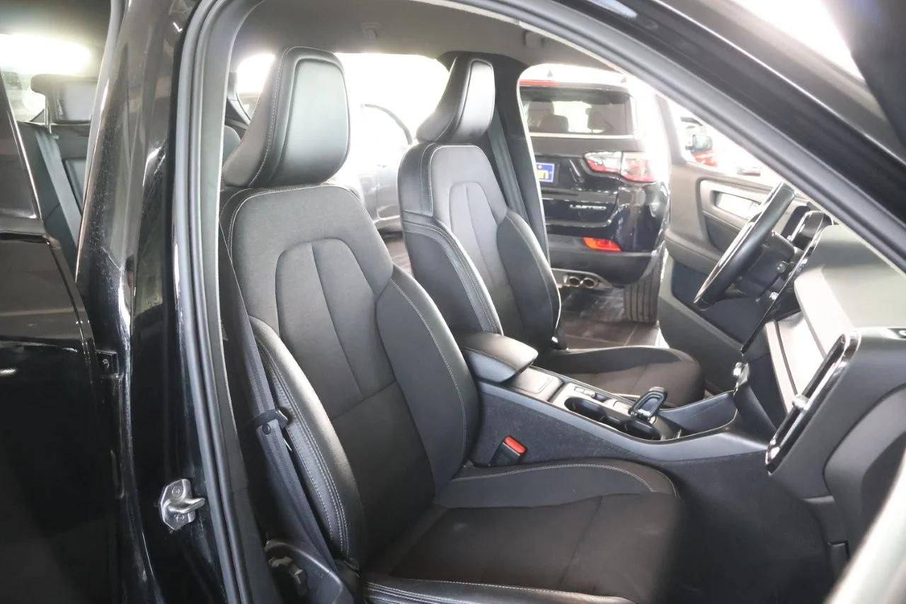 Volvo XC40 - View model 38