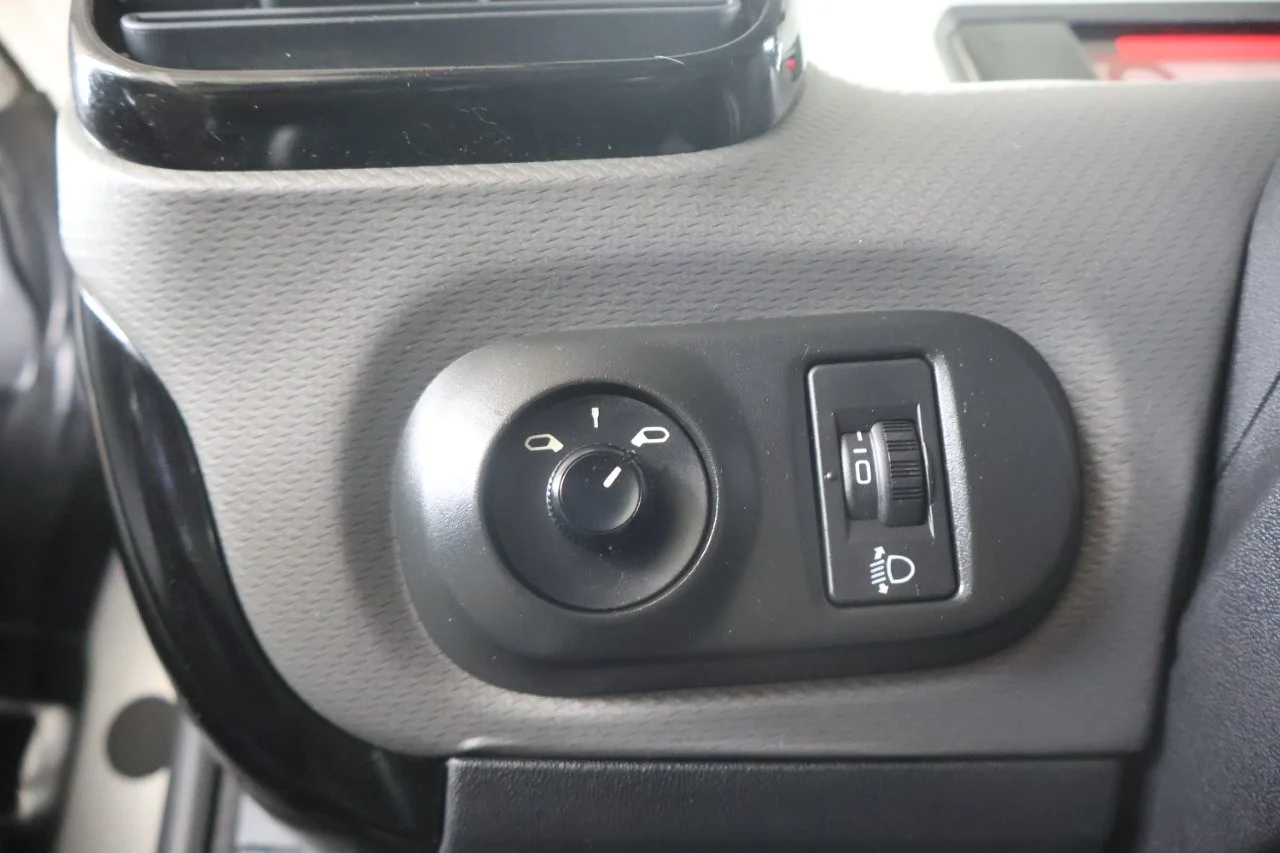 Citroen C4 Cactus - View model 28