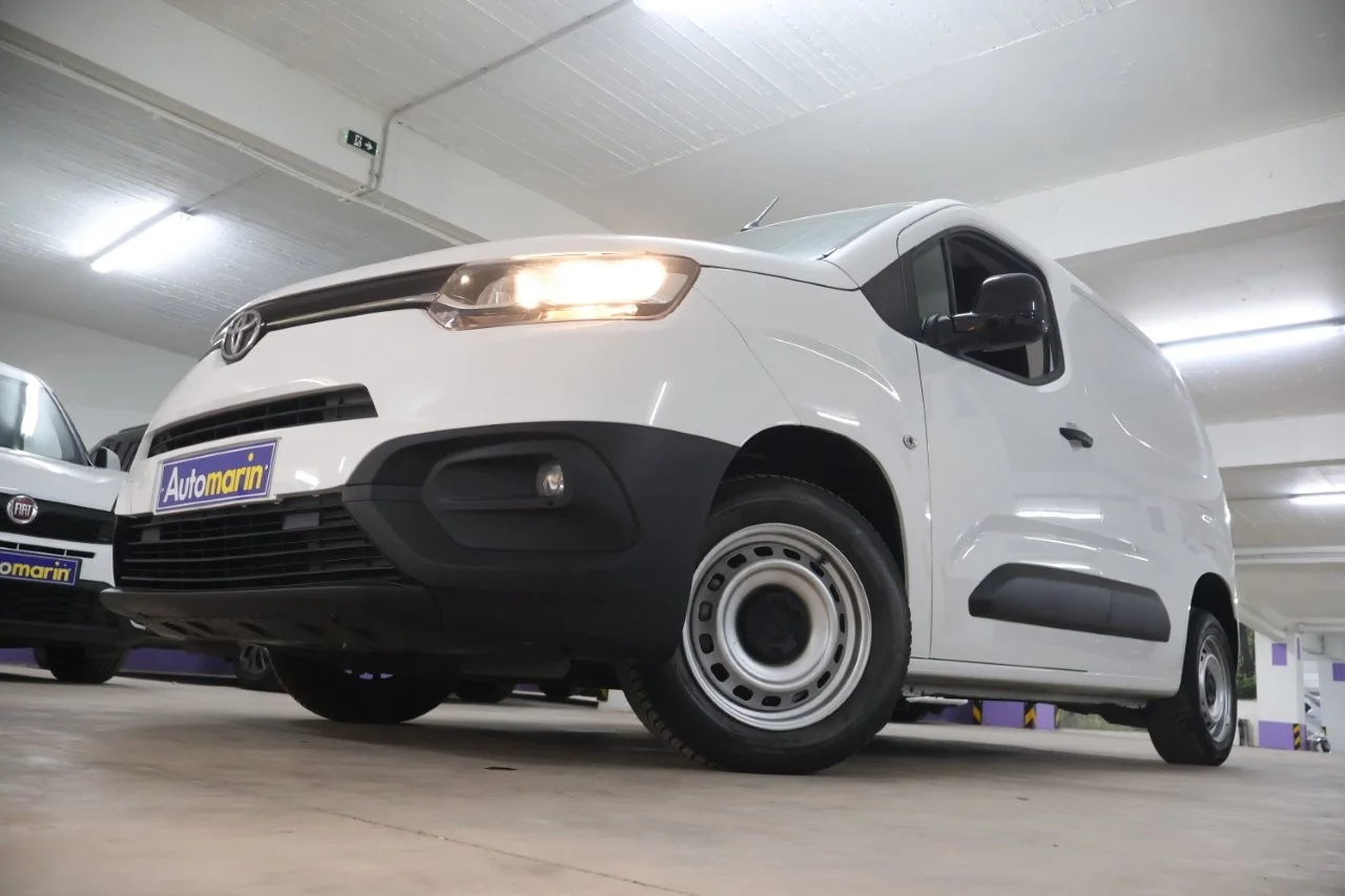 View 2 - Toyota Proace - 2022