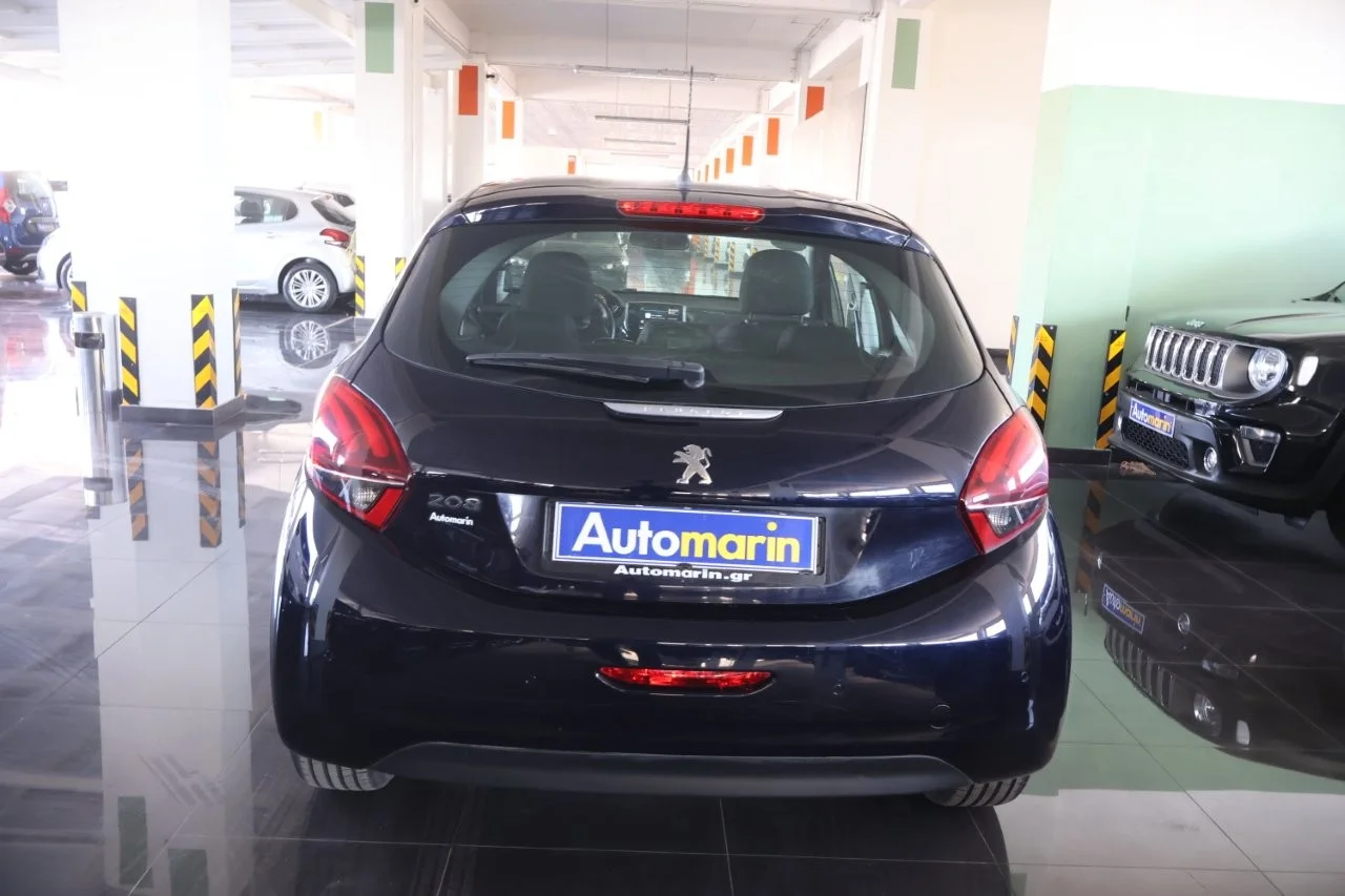 Peugeot 208 - View model 5