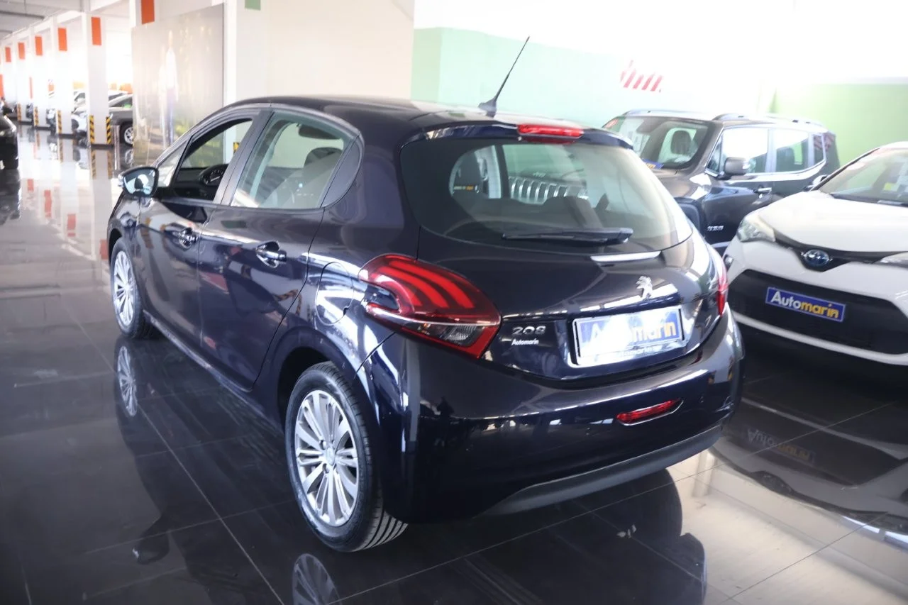 Peugeot 208 - View model 6