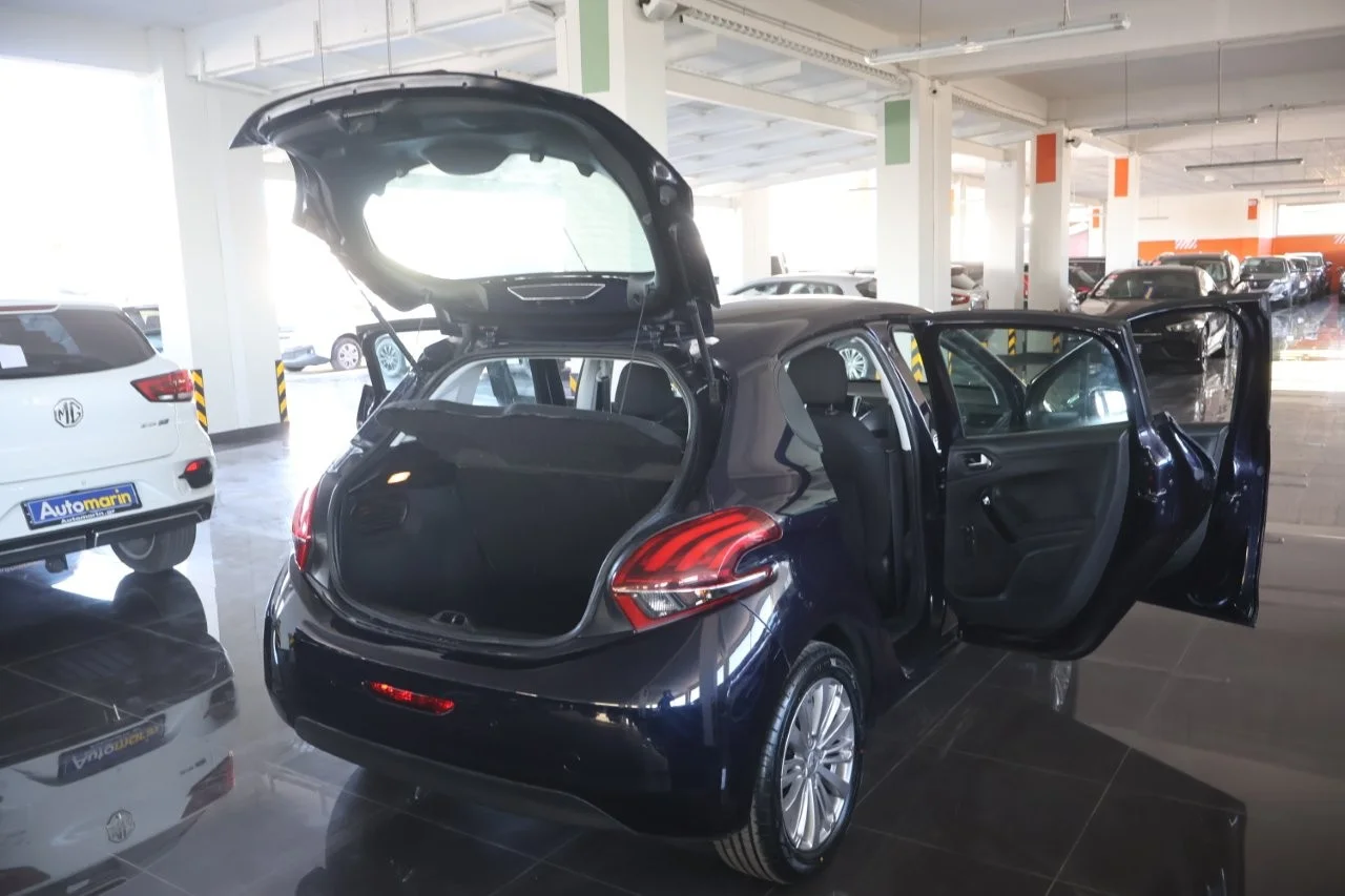 Peugeot 208 - View model 7