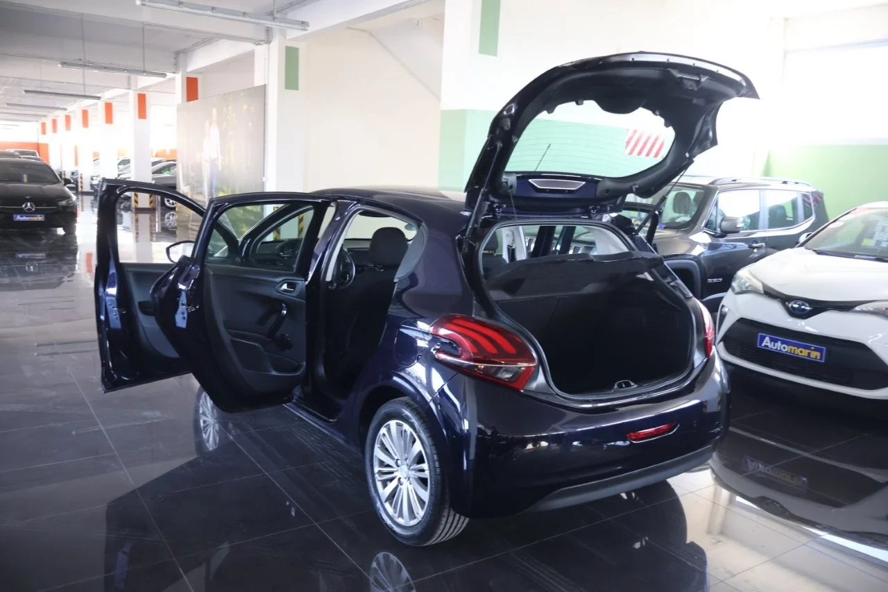 Peugeot 208 - View model 9