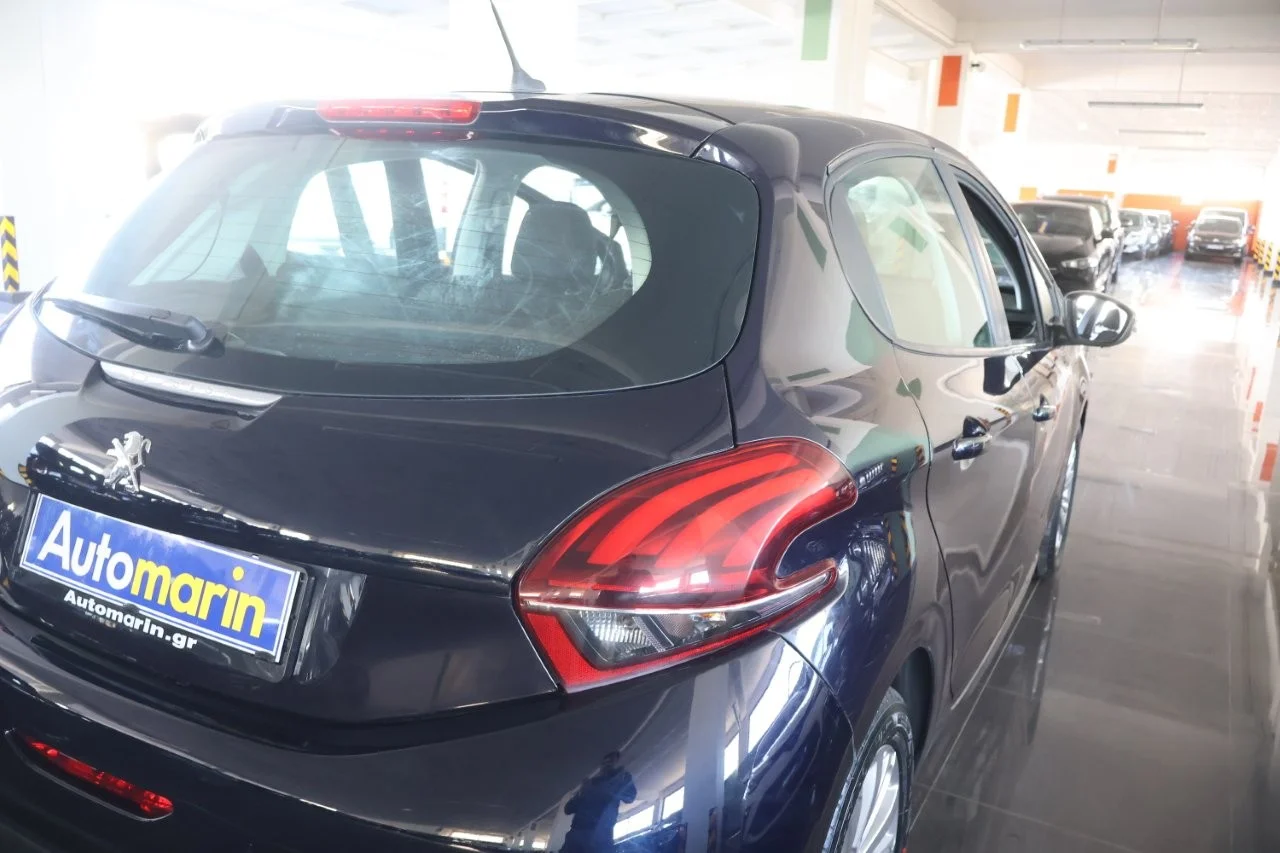 Peugeot 208 - View model 10