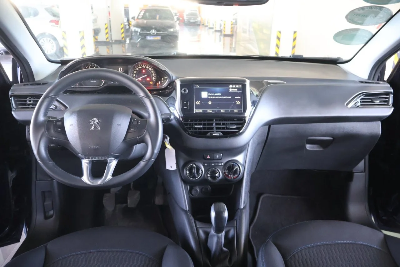 Peugeot 208 - View model 19