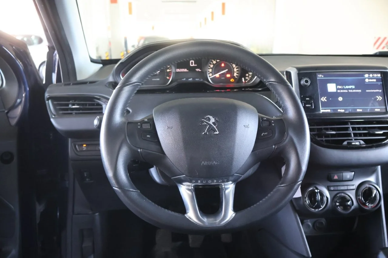 Peugeot 208 - View model 20
