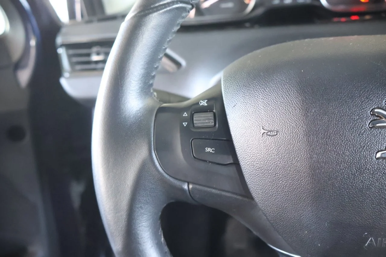 Peugeot 208 - View model 21