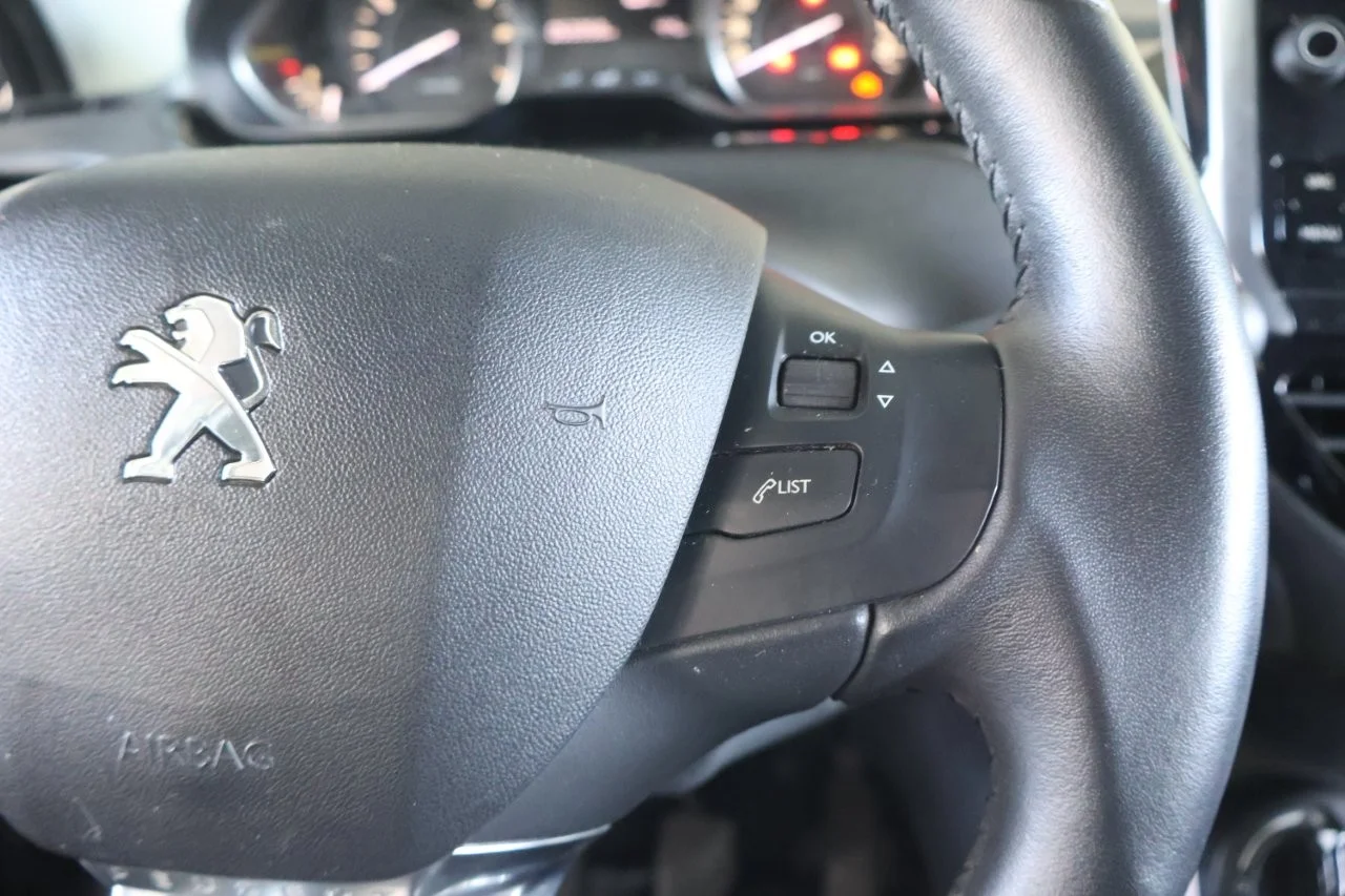 Peugeot 208 - View model 22