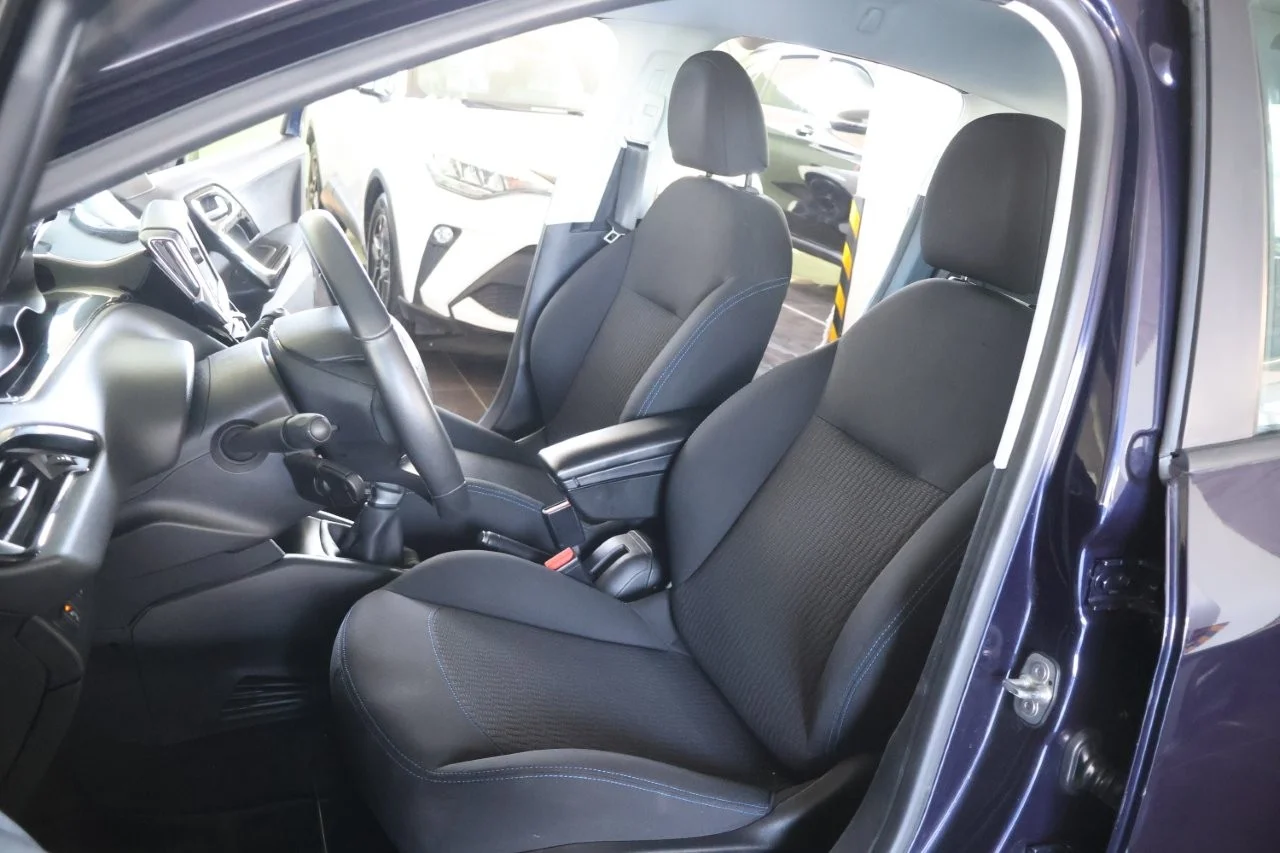 Peugeot 208 - View model 27