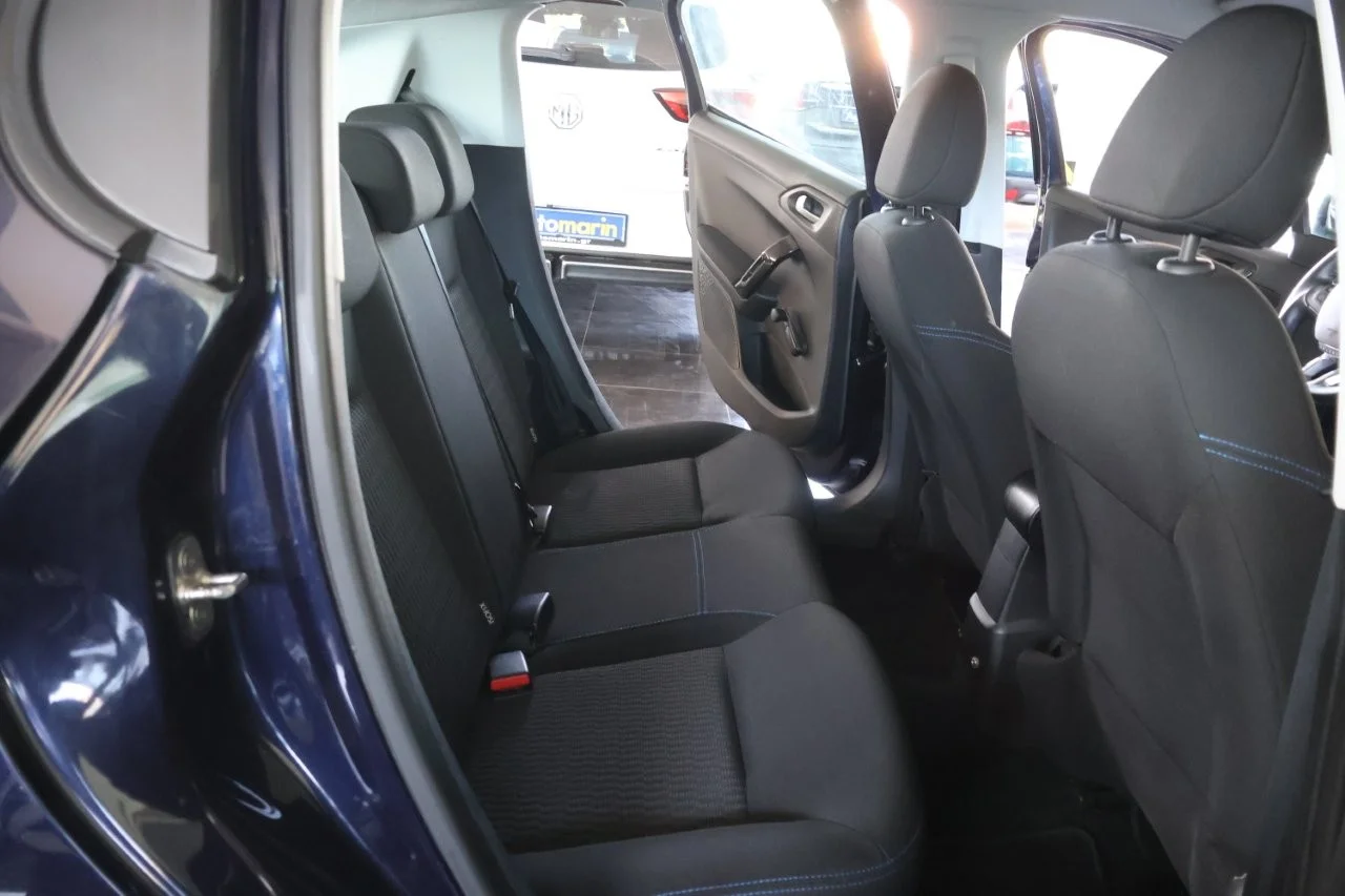 Peugeot 208 - View model 32