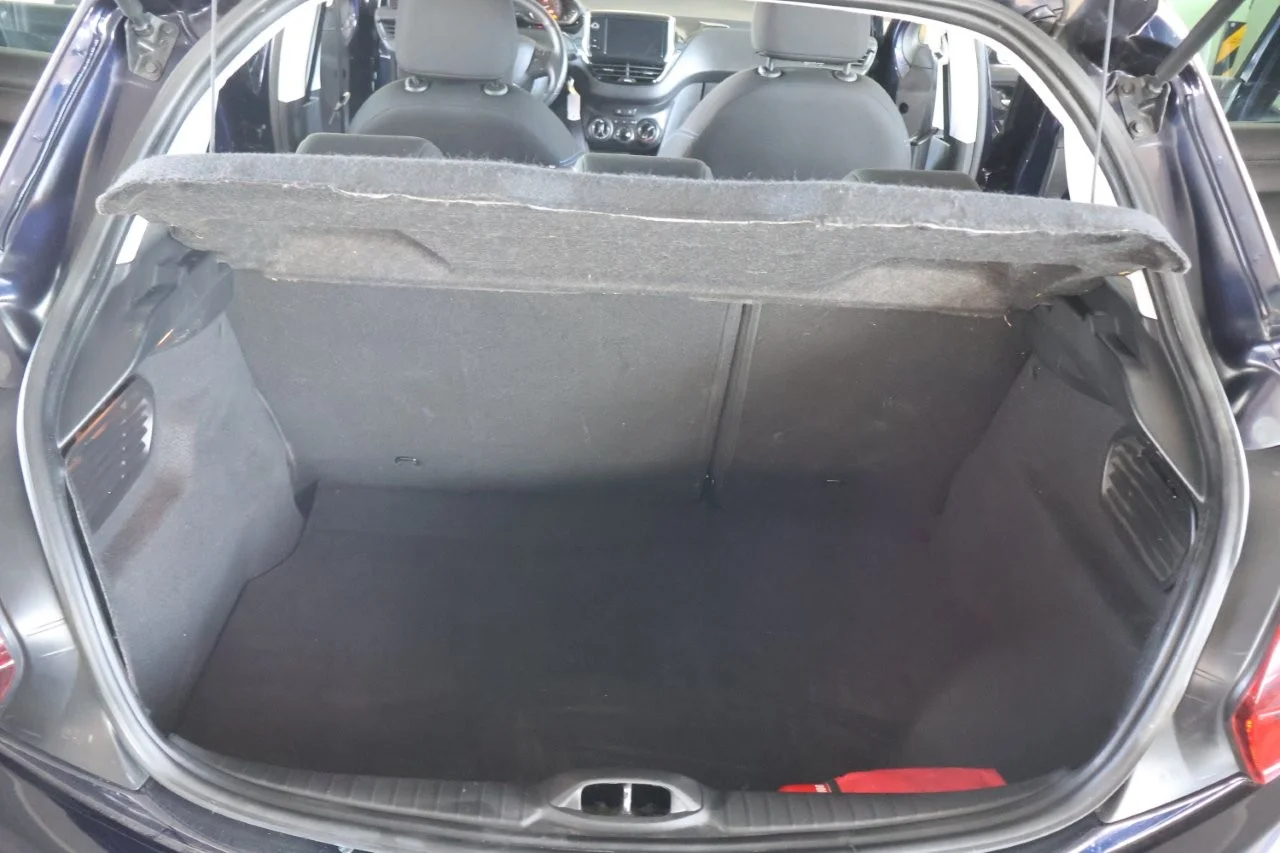 Peugeot 208 - View model 35