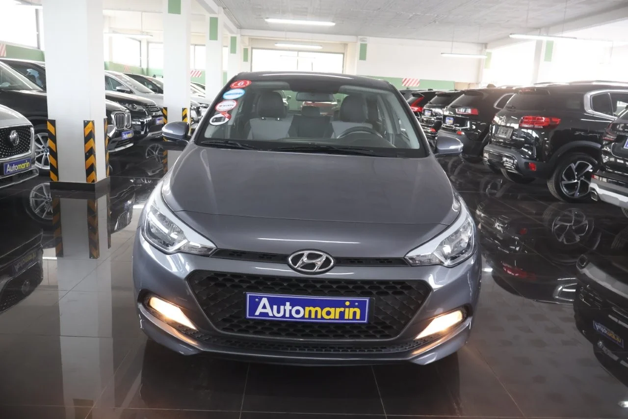 View 3 - Hyundai i 20 - 2016