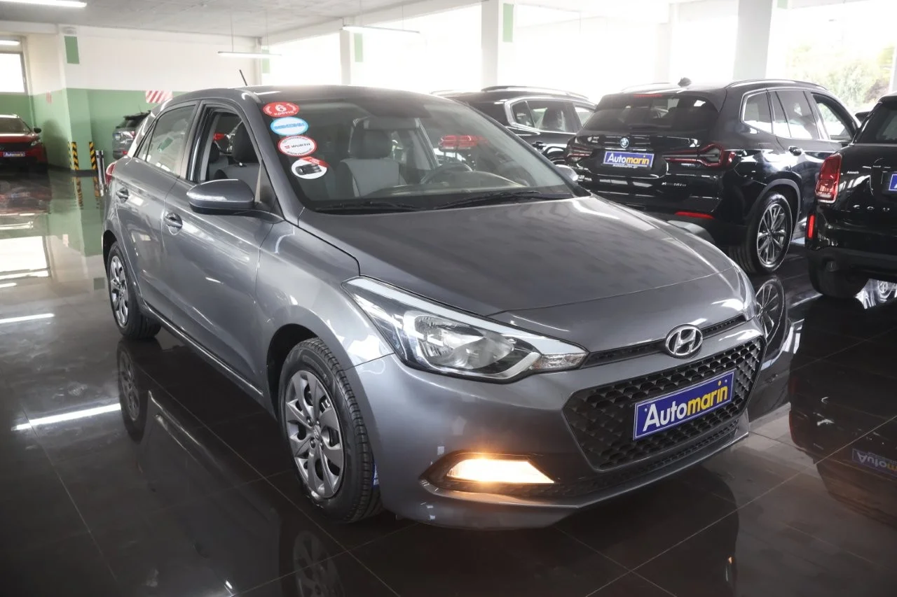 View 4 - Hyundai i 20 - 2016