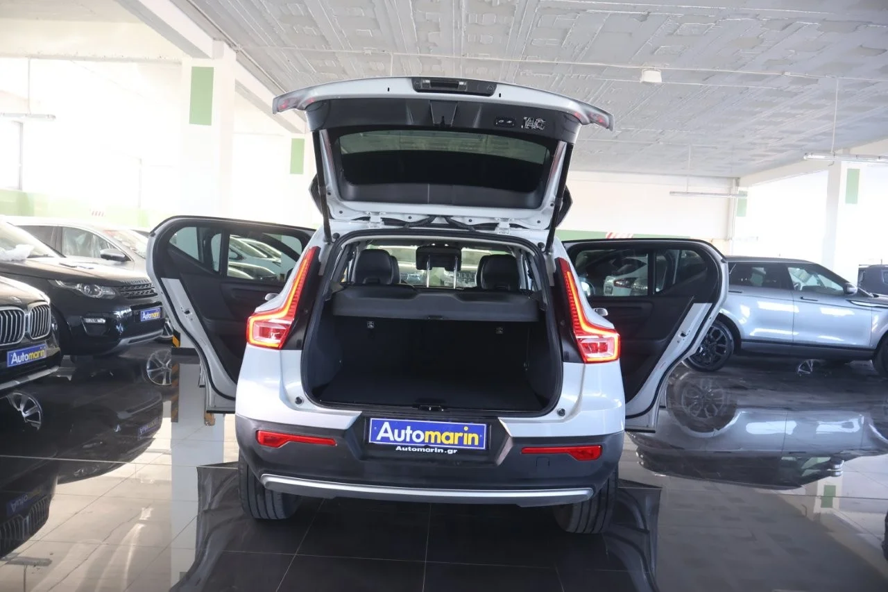 Volvo XC40 - View model 8