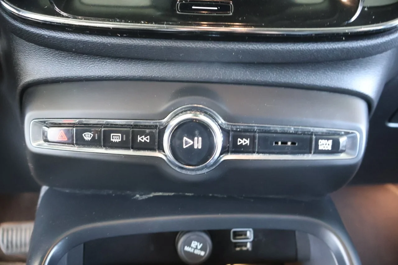 Volvo XC40 - View model 25