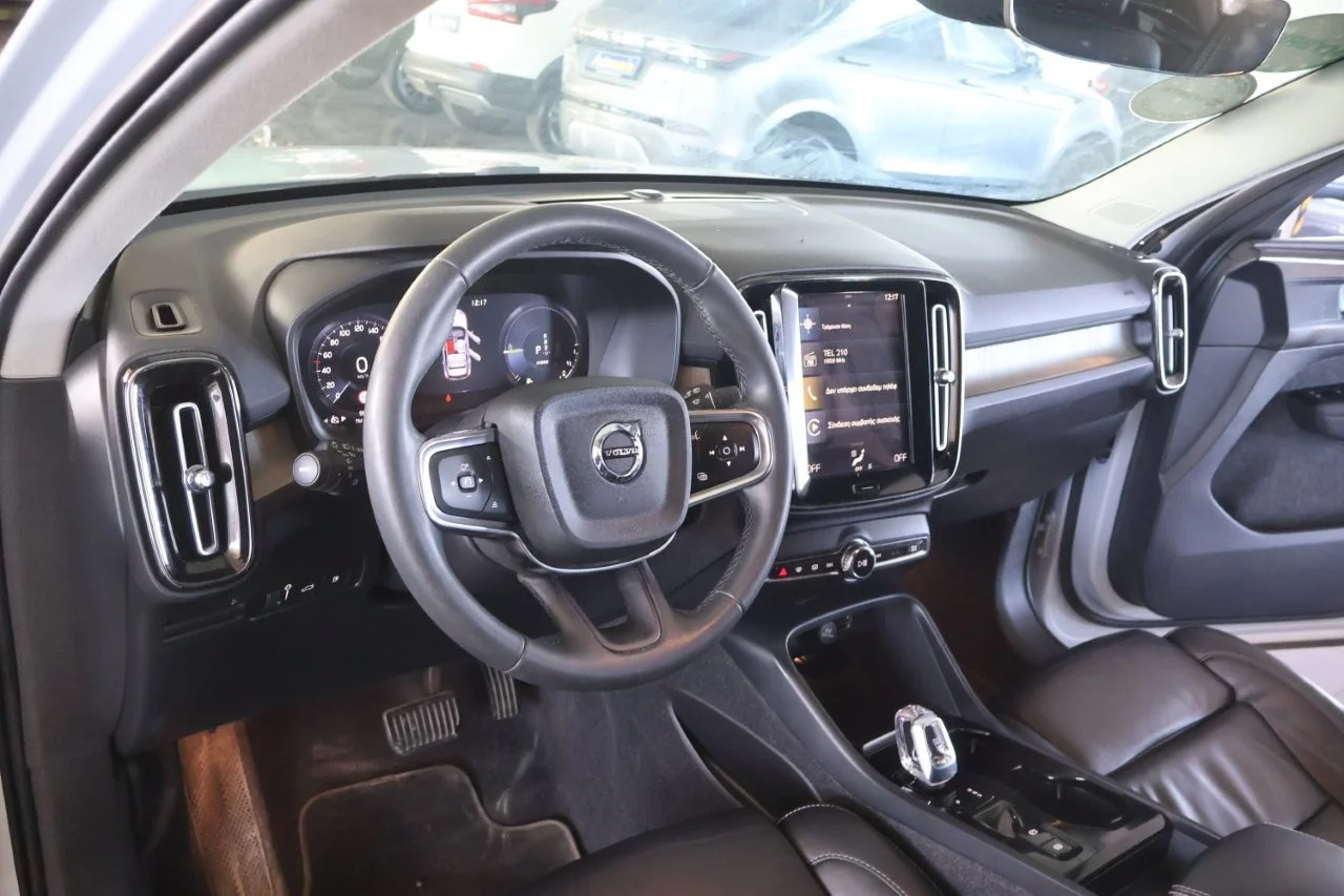 Volvo XC40 - View model 28