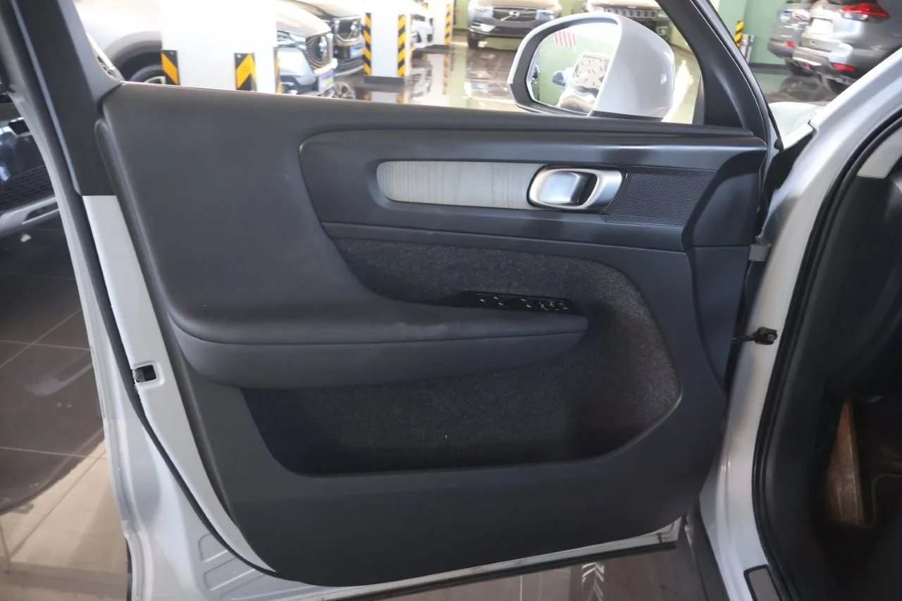 Volvo XC40 - View model 34