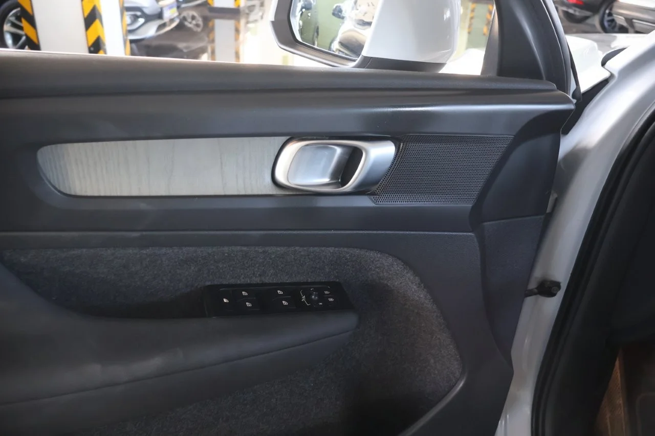 Volvo XC40 - View model 35
