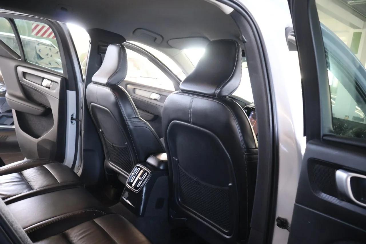 Volvo XC40 - View model 40