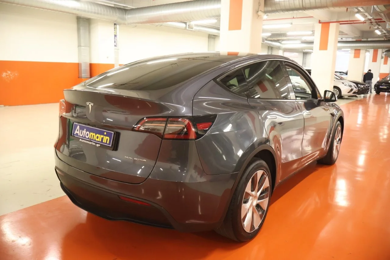 View 5 - Tesla Model Y - 2021