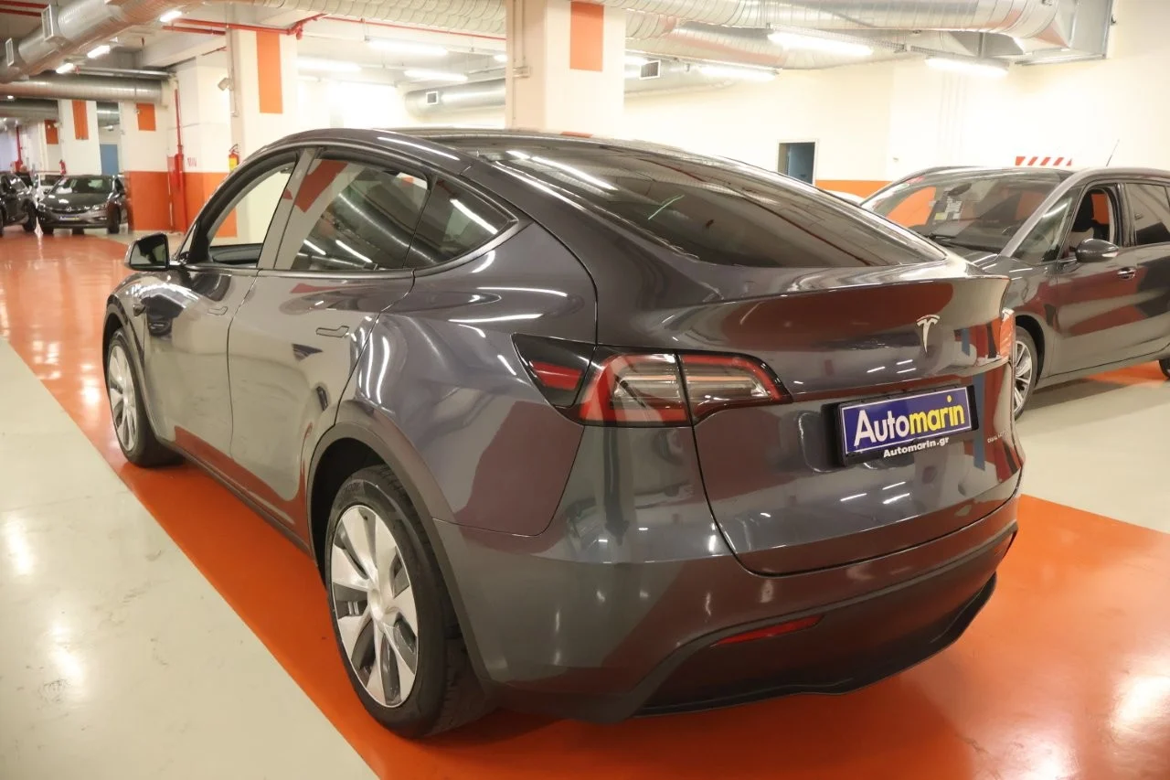 Tesla Model Y - View model 6