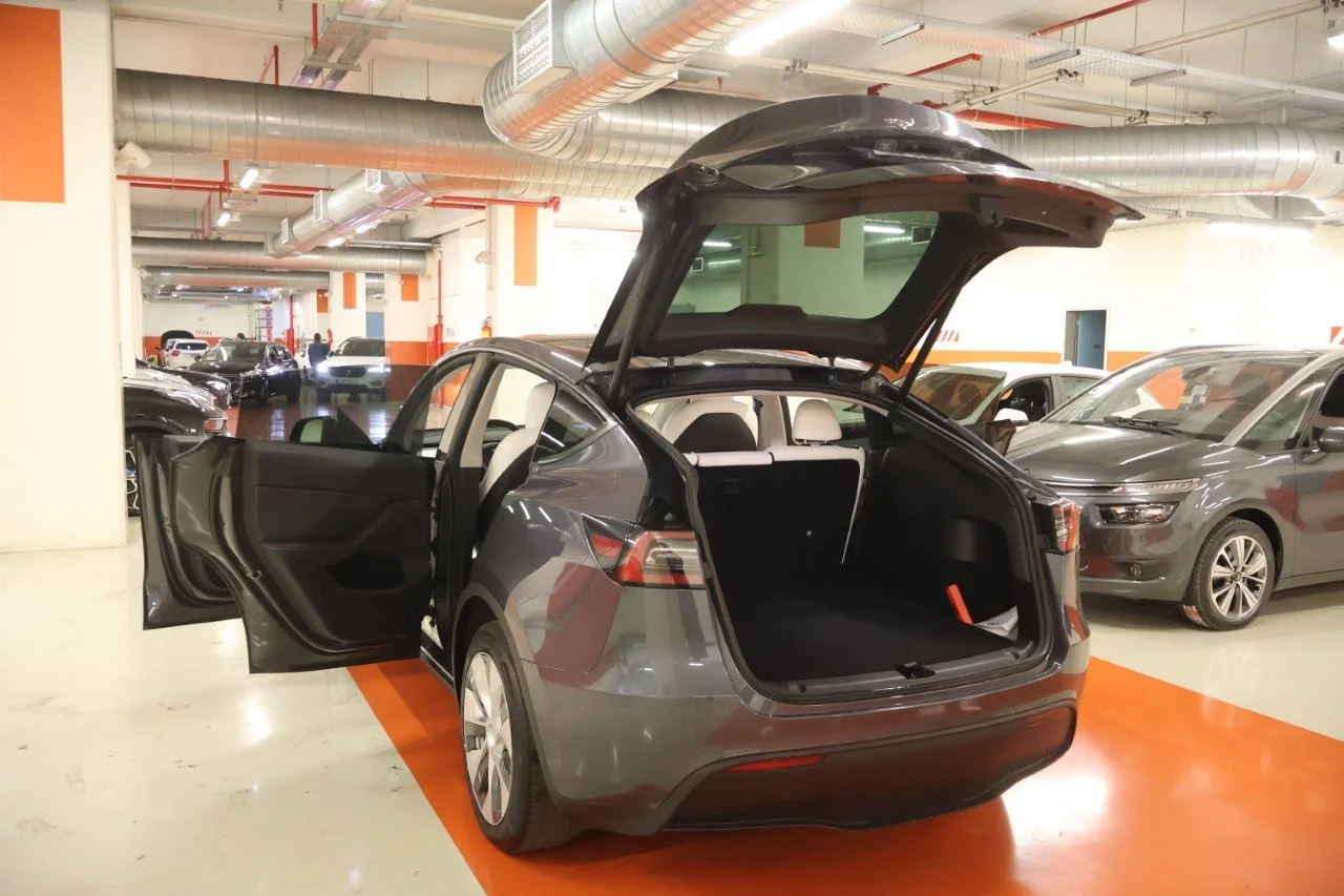 Tesla Model Y - View model 11