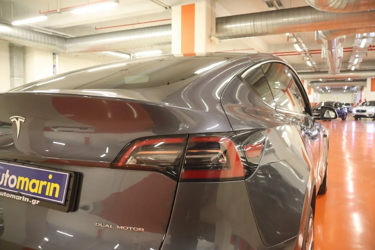 Tesla Model Y - View model 12