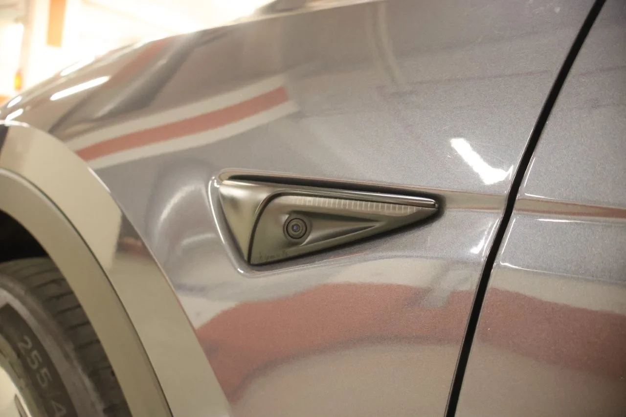 Tesla Model Y - View model 14