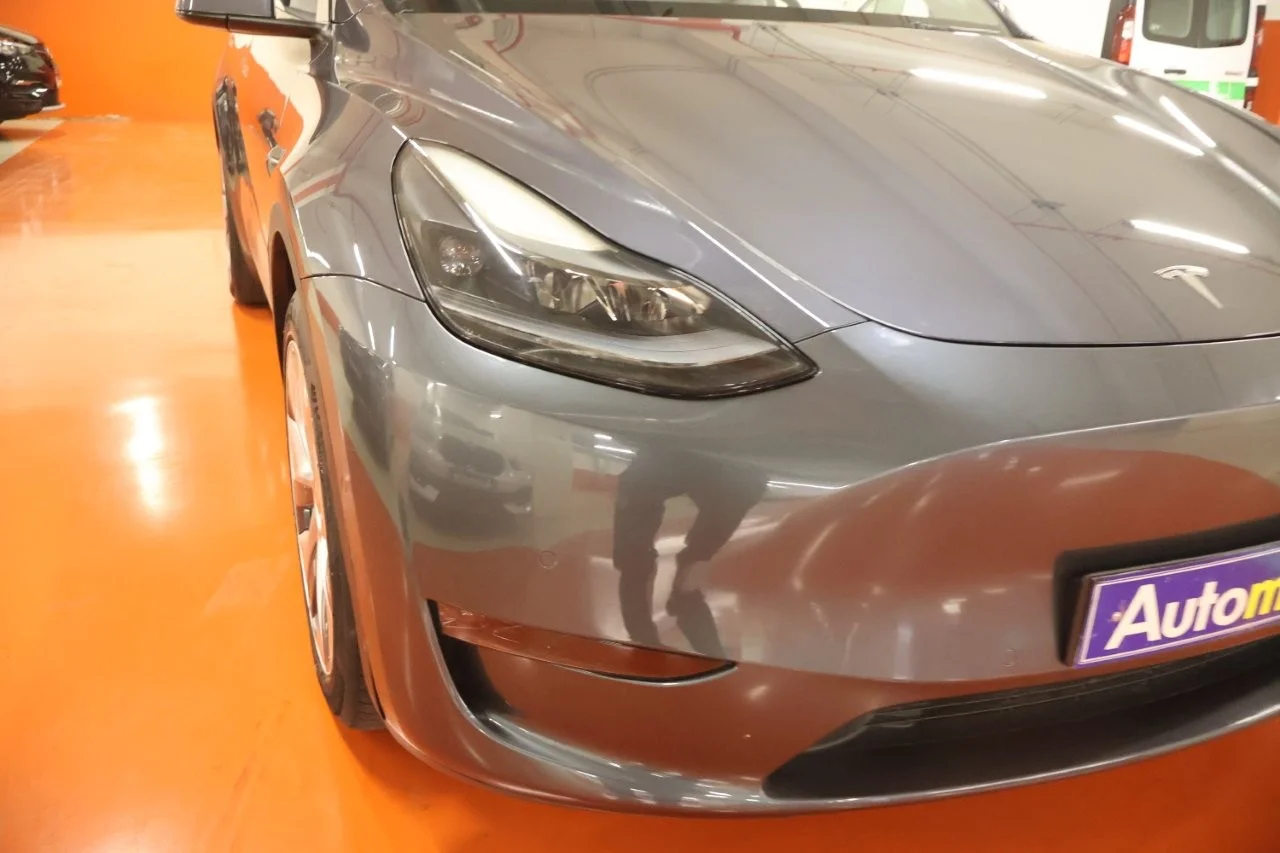 Tesla Model Y - View model 16