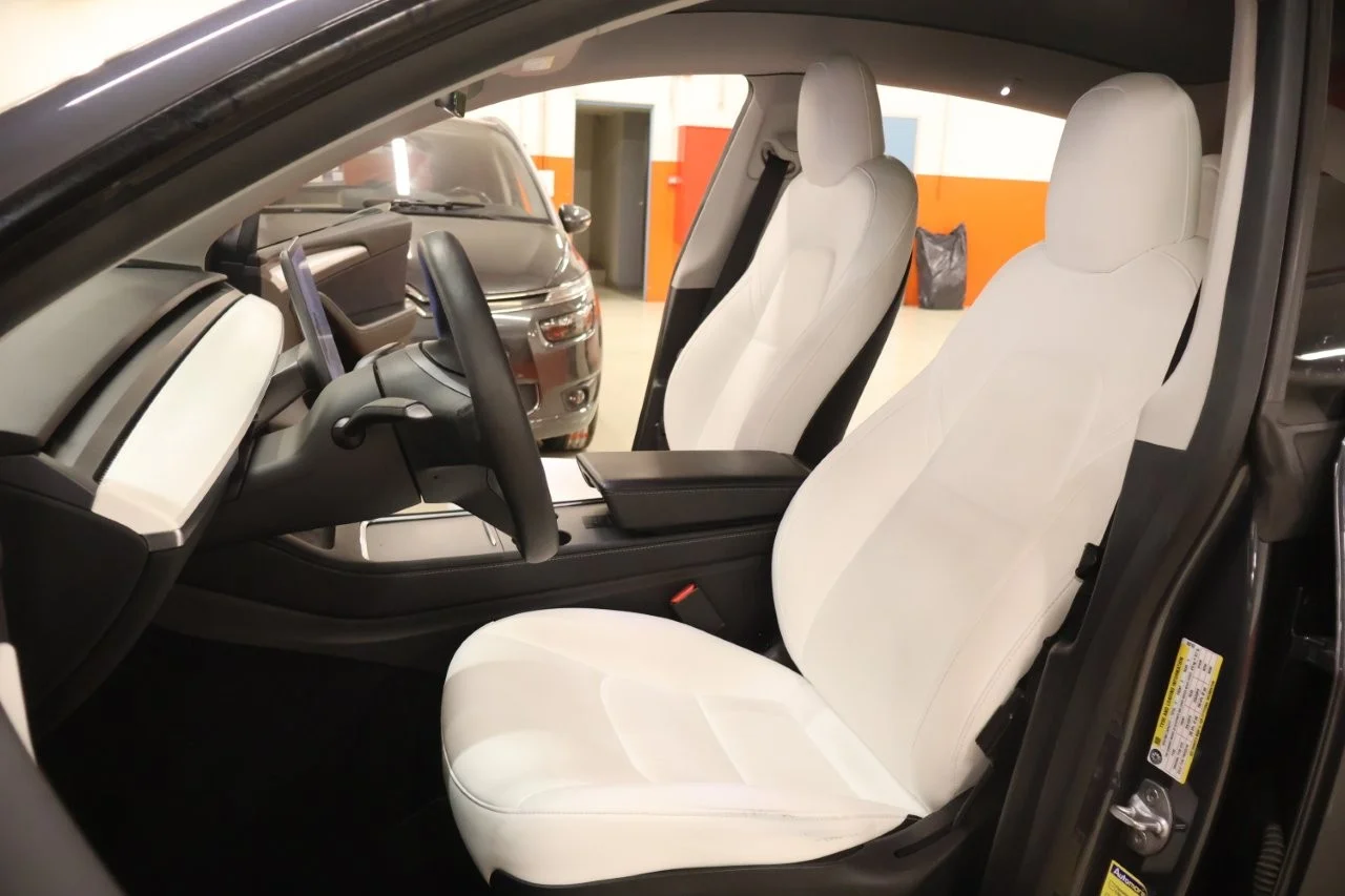 Tesla Model Y - View model 35