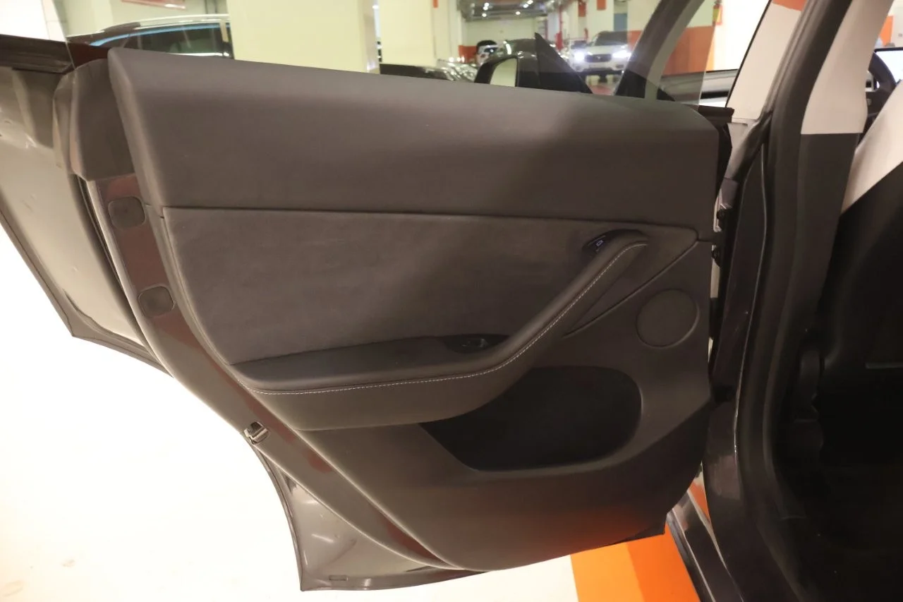 Tesla Model Y - View model 38