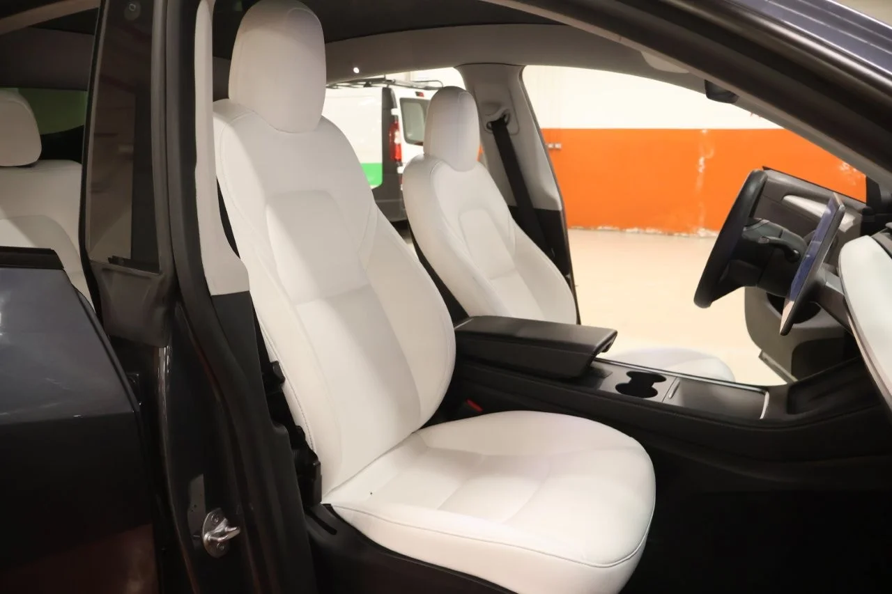 Tesla Model Y - View model 42