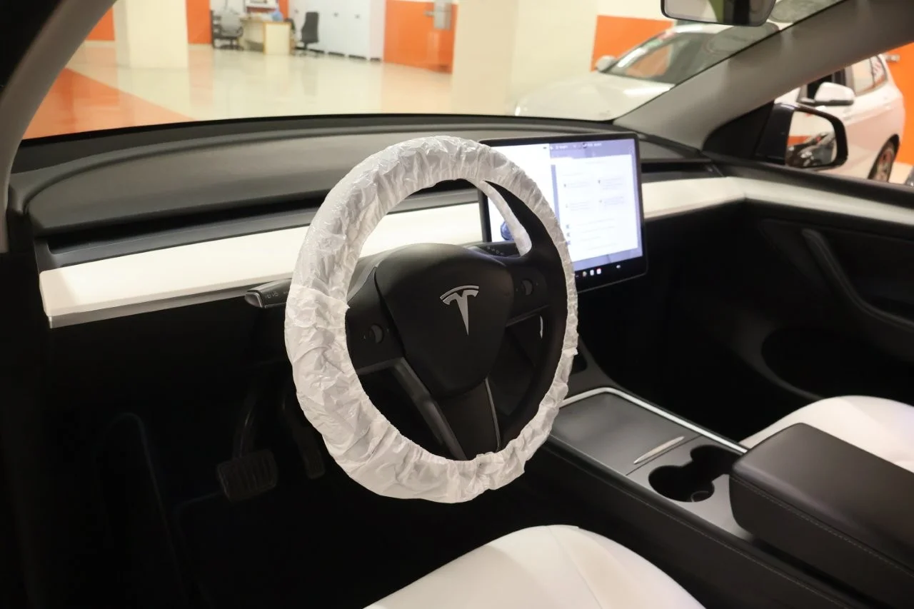 Tesla Model Y - View model 47