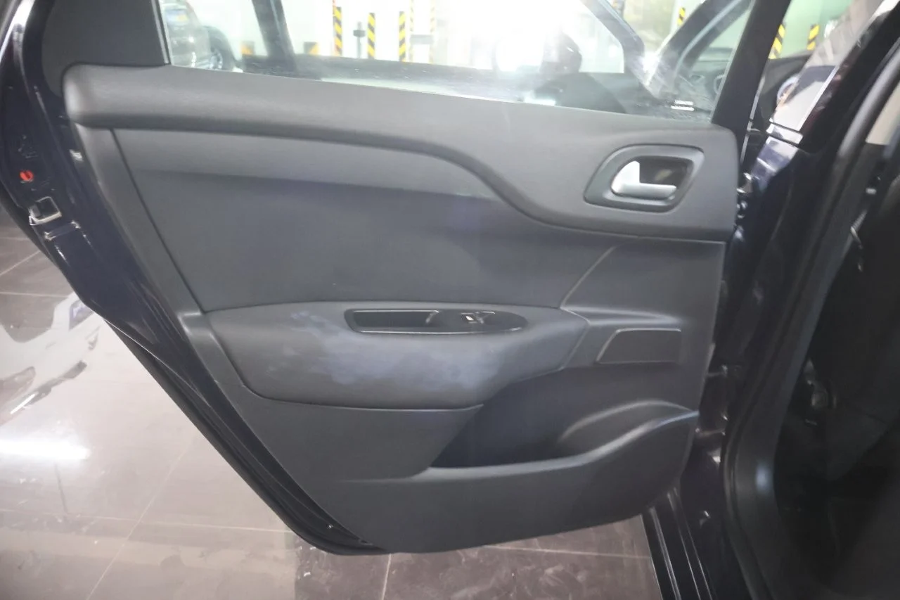 Citroen C4 - View model 35