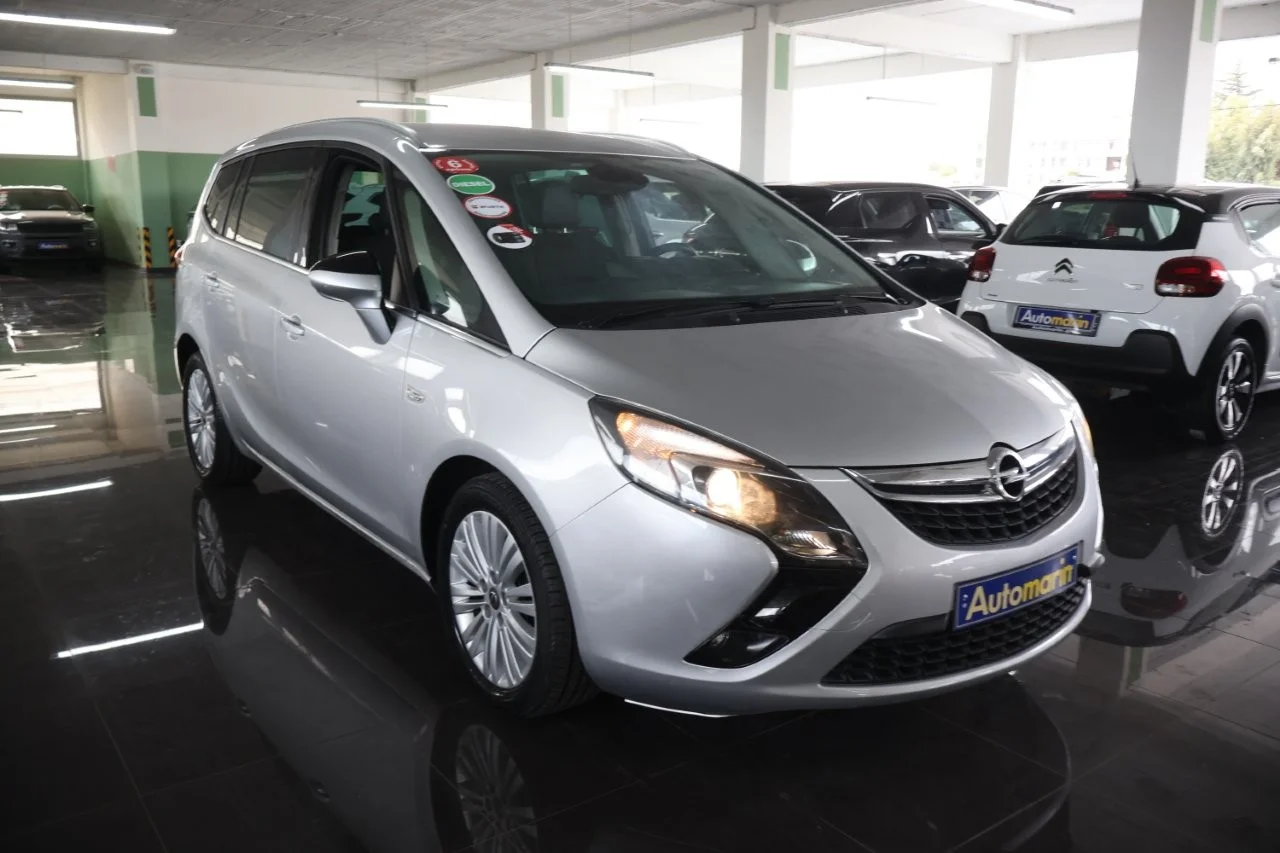 View 4 - Opel Zafira - 2015