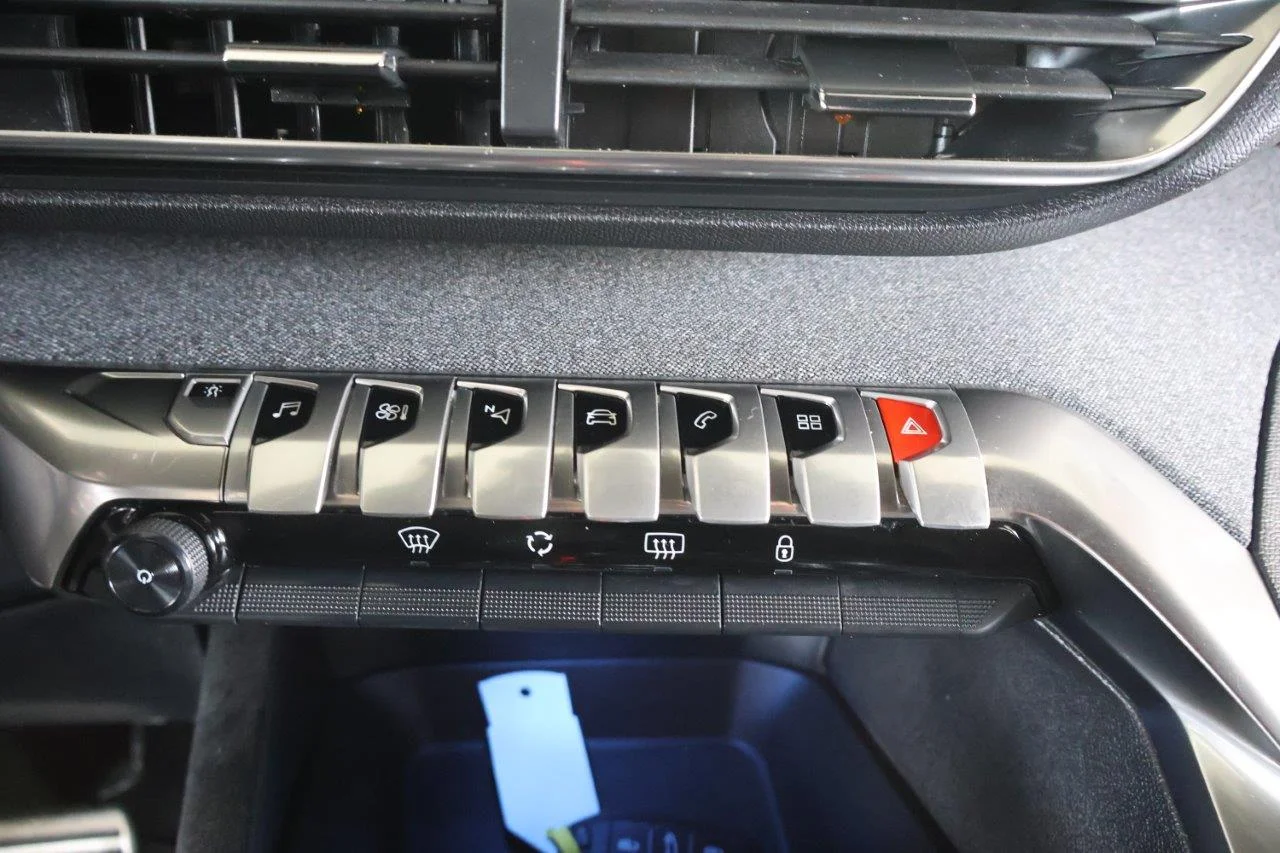 Peugeot 3008 - View model 24