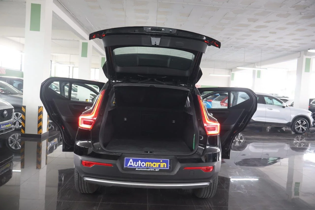 Volvo XC40 - View model 8