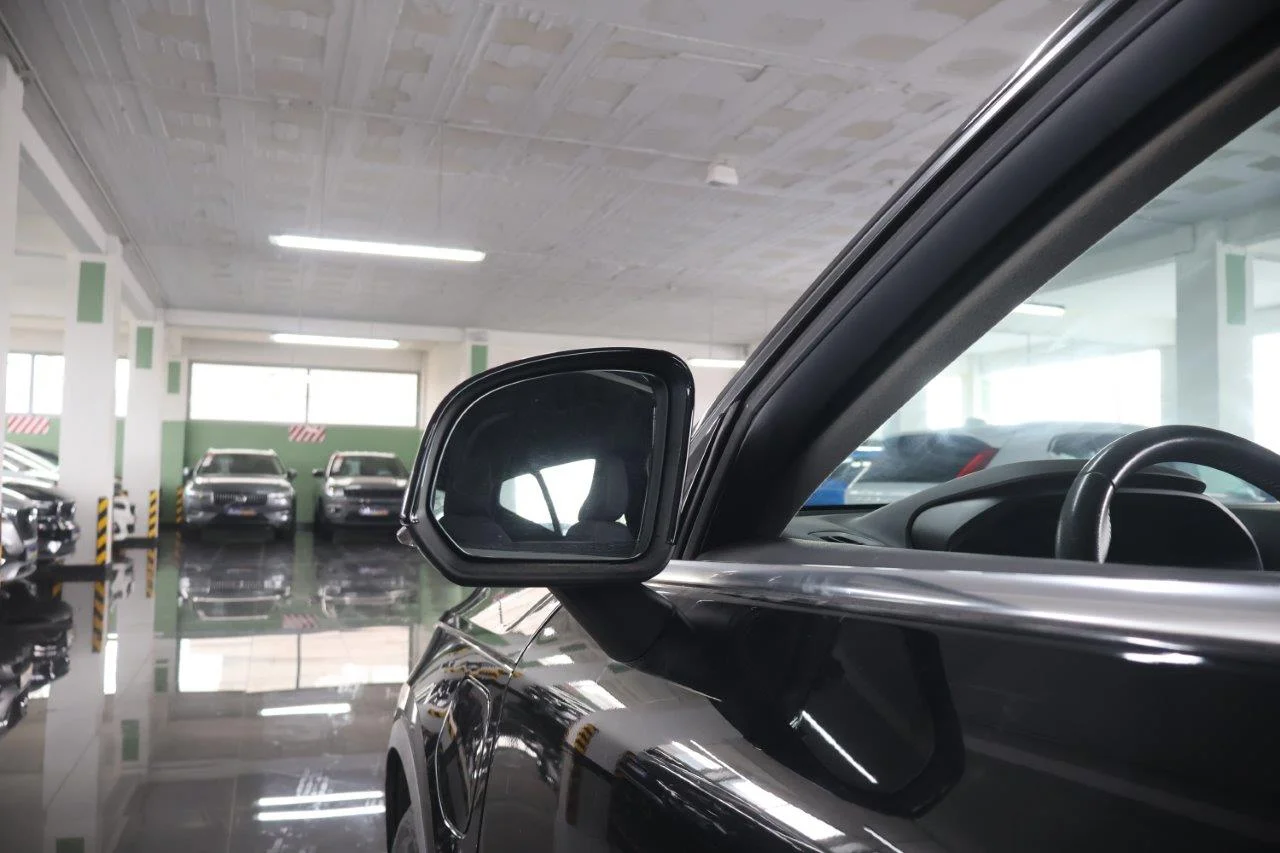 Volvo XC40 - View model 14