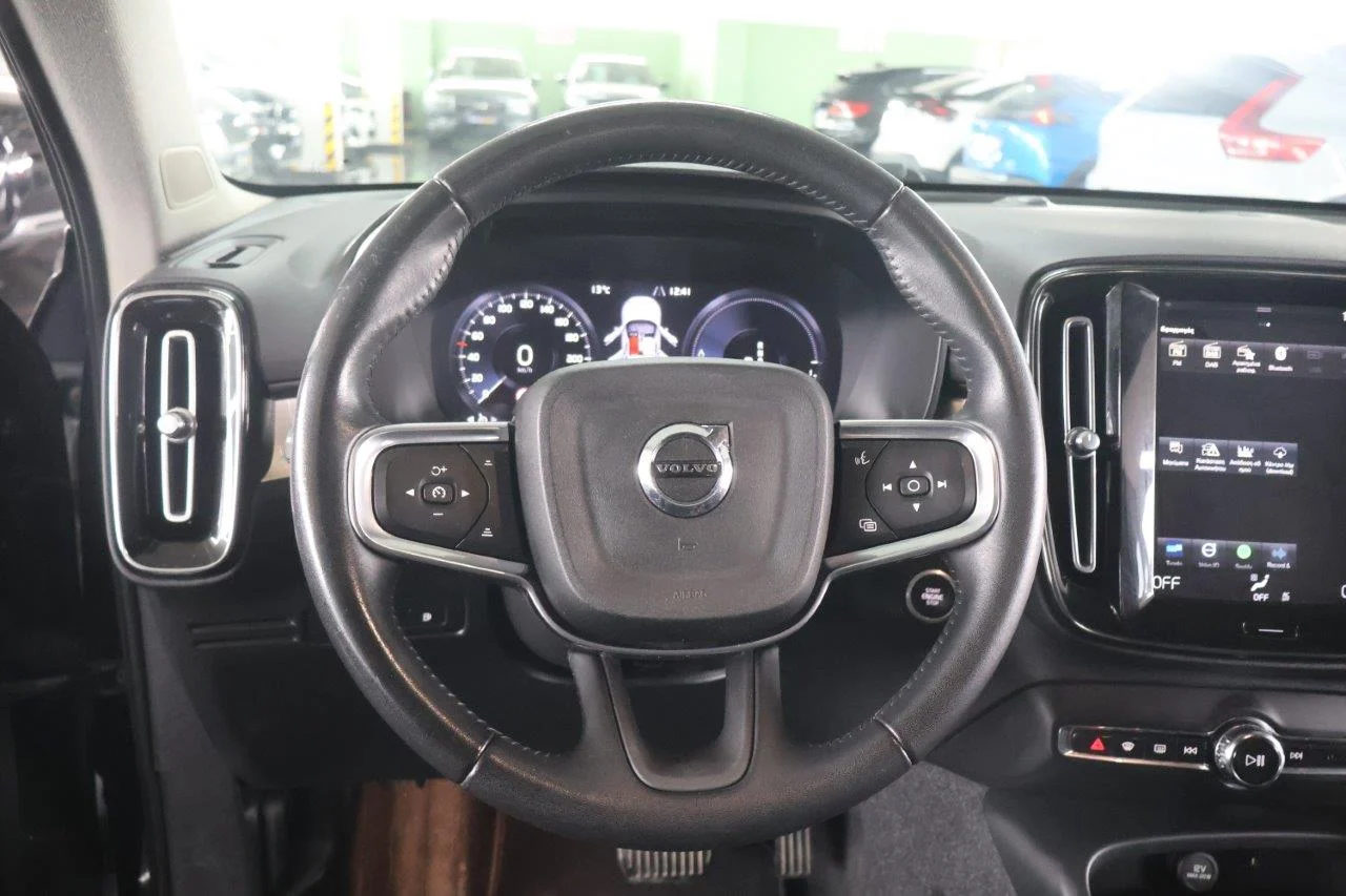 Volvo XC40 - View model 20